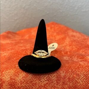 Elegant Gold Modern East-West Freeform Marquise Ring Sz 9
